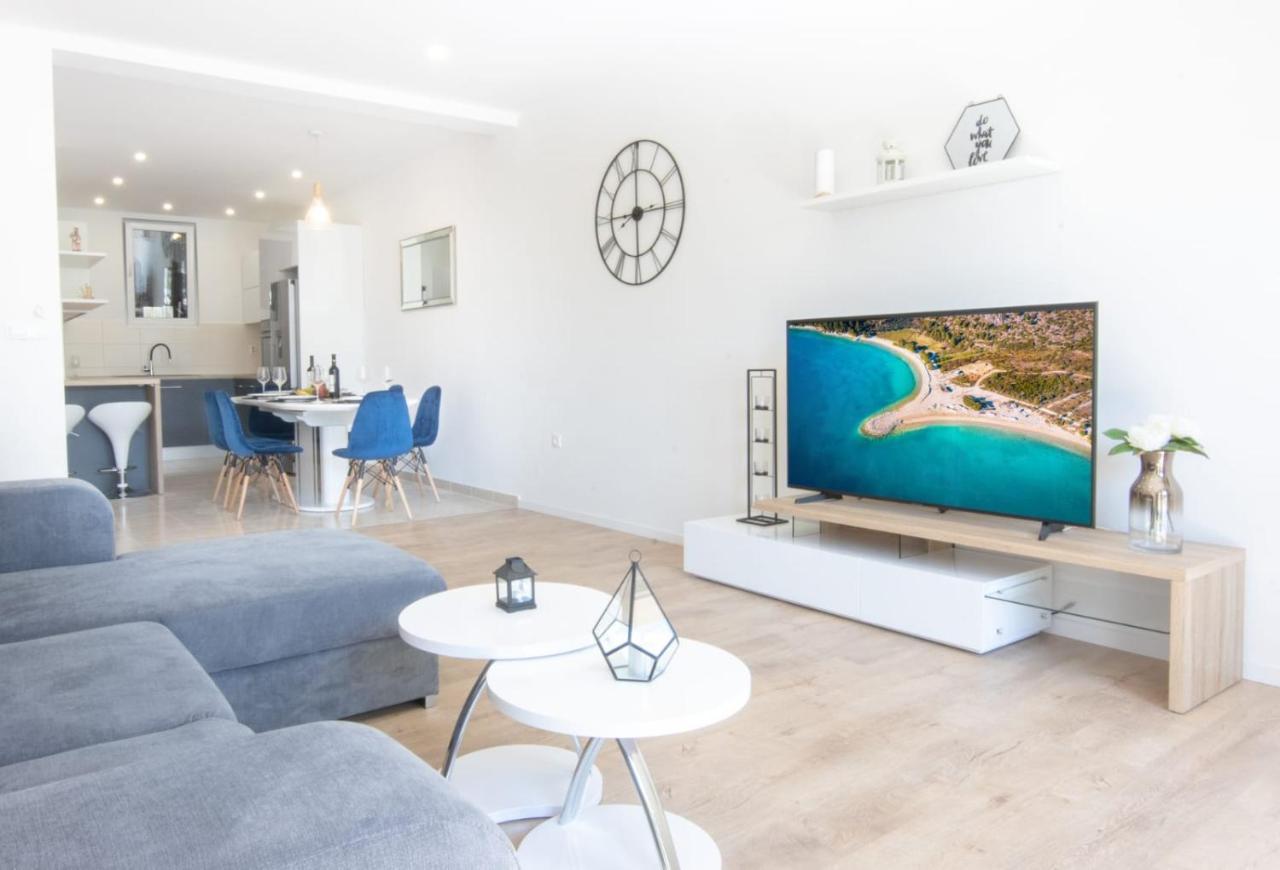 Apartment Cvita Free Beach Parking Макарска Экстерьер фото