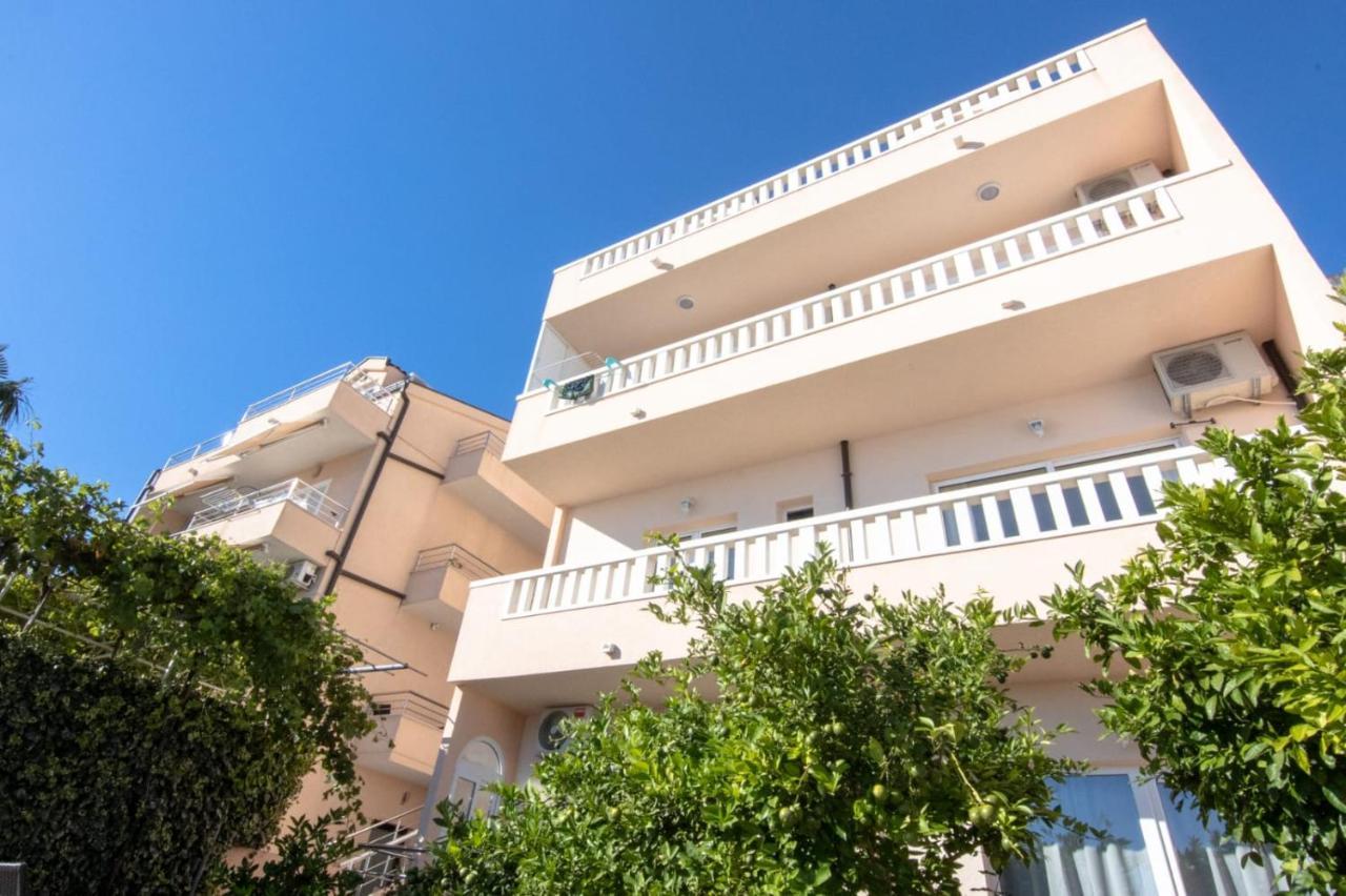 Apartment Cvita Free Beach Parking Макарска Экстерьер фото